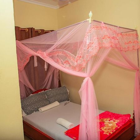 Africa Natural Tours - Kilimanjaro White House Hotel Moshi Esterno foto