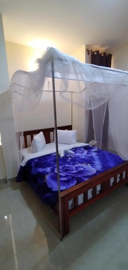 Africa Natural Tours - Kilimanjaro White House Hotel Moshi Esterno foto