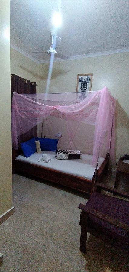 Africa Natural Tours - Kilimanjaro White House Hotel Moshi Esterno foto