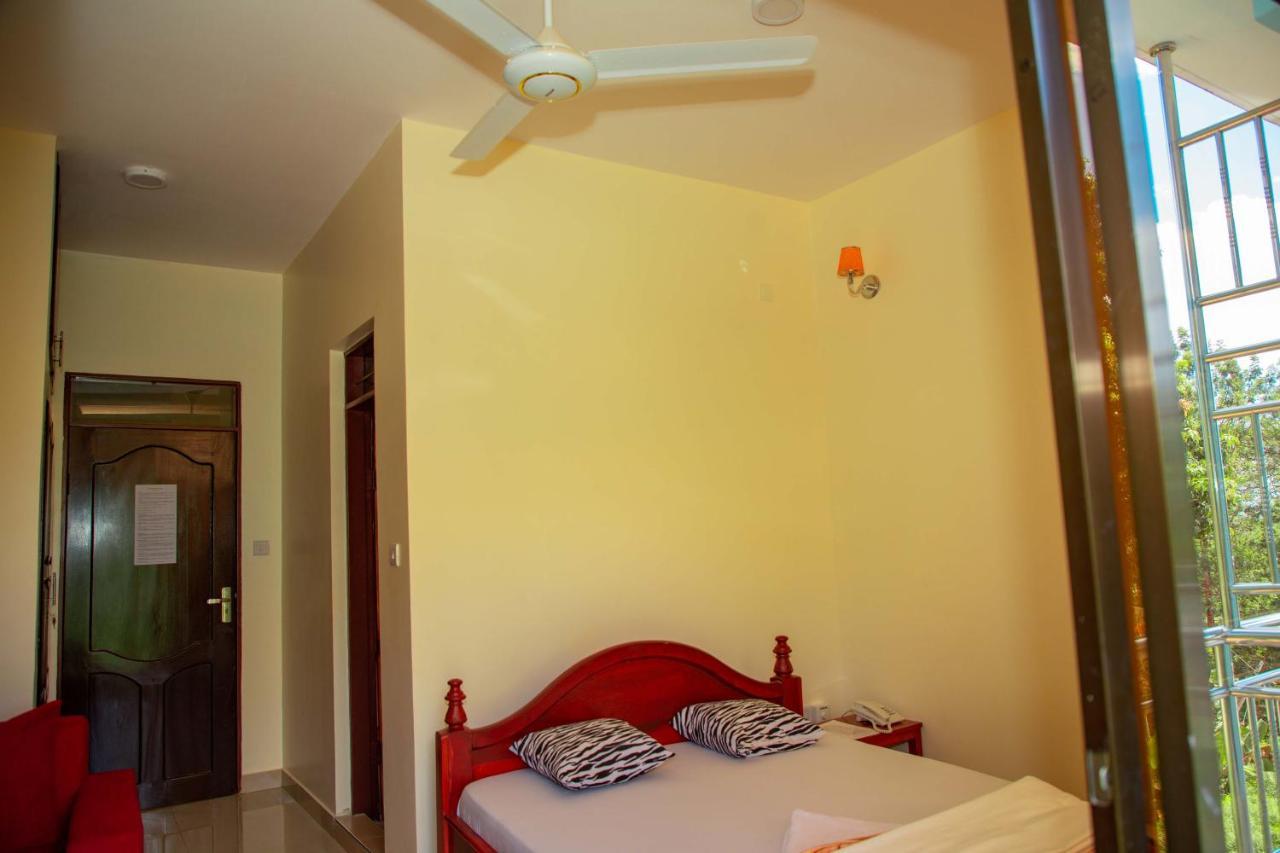 Africa Natural Tours - Kilimanjaro White House Hotel Moshi Esterno foto