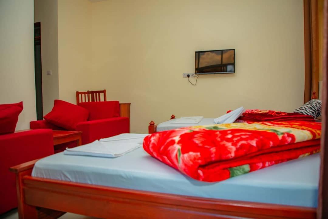 Africa Natural Tours - Kilimanjaro White House Hotel Moshi Esterno foto