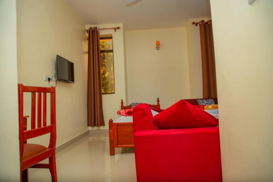 Africa Natural Tours - Kilimanjaro White House Hotel Moshi Esterno foto