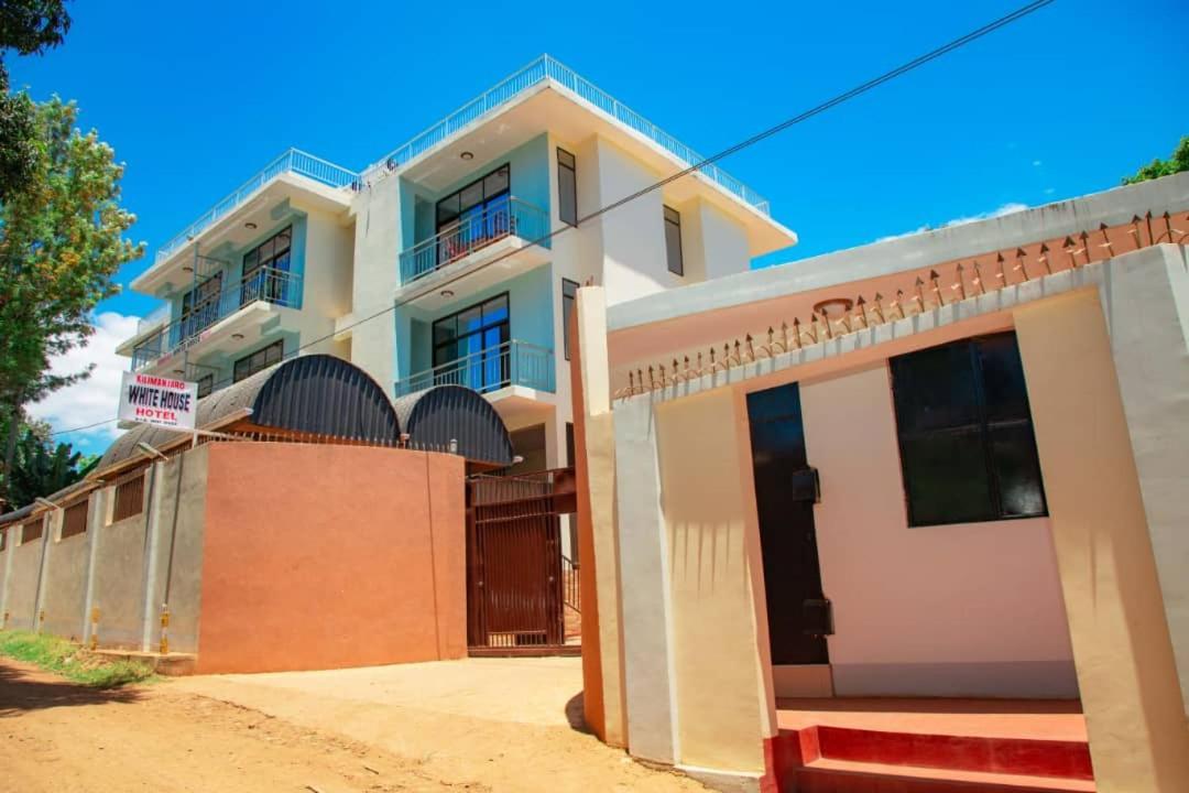 Africa Natural Tours - Kilimanjaro White House Hotel Moshi Esterno foto