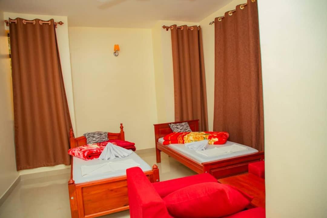 Africa Natural Tours - Kilimanjaro White House Hotel Moshi Esterno foto