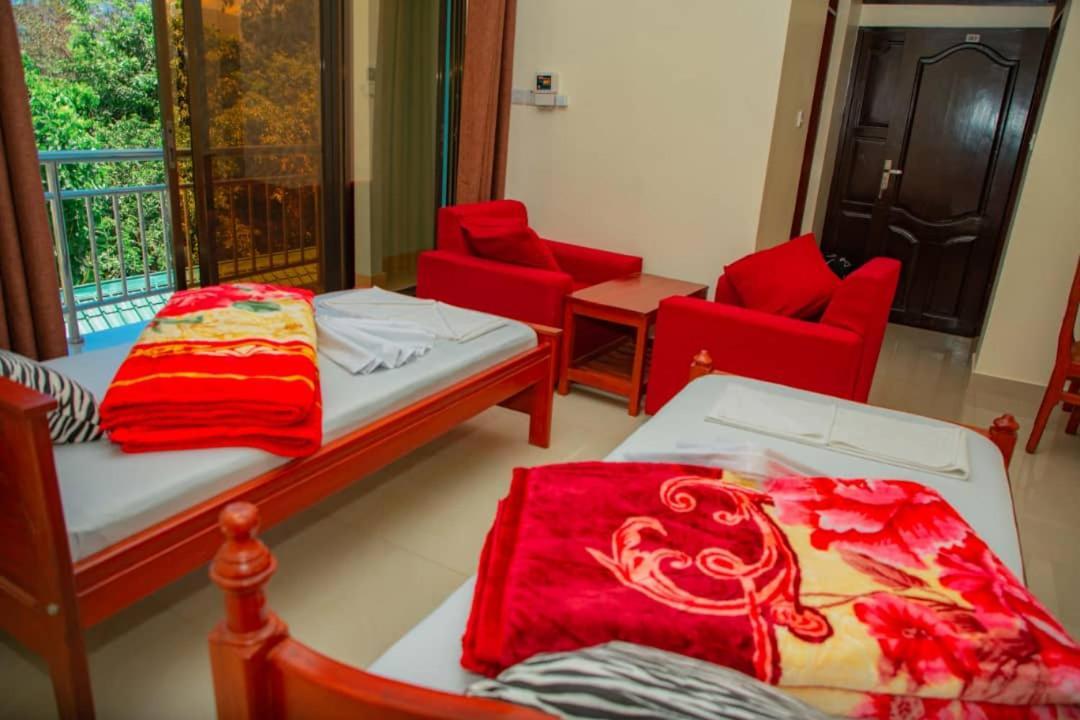Africa Natural Tours - Kilimanjaro White House Hotel Moshi Esterno foto