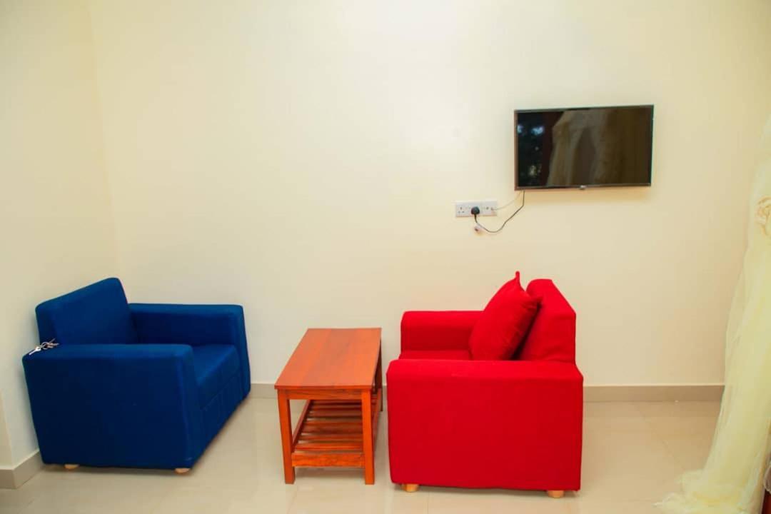 Africa Natural Tours - Kilimanjaro White House Hotel Moshi Esterno foto