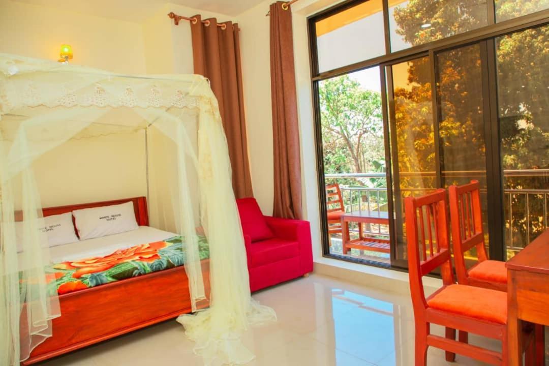 Africa Natural Tours - Kilimanjaro White House Hotel Moshi Esterno foto