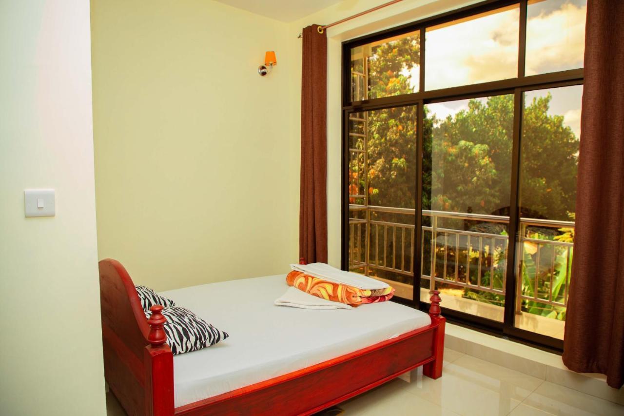 Africa Natural Tours - Kilimanjaro White House Hotel Moshi Esterno foto