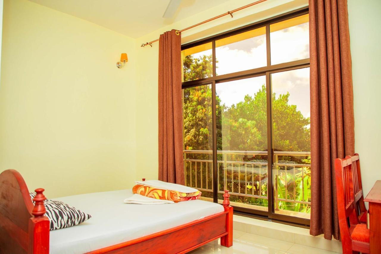 Africa Natural Tours - Kilimanjaro White House Hotel Moshi Esterno foto